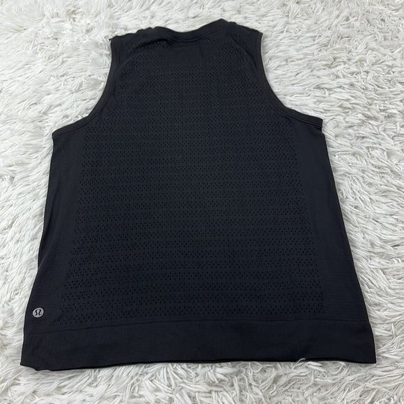 Lululemon Breeze By Muscle Tank Black / Black - Picture 4 of 4